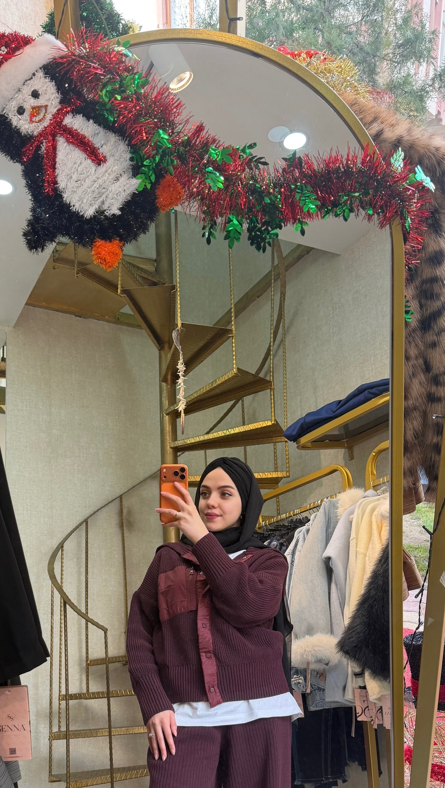 Siyah Düğümlü Bone Şal