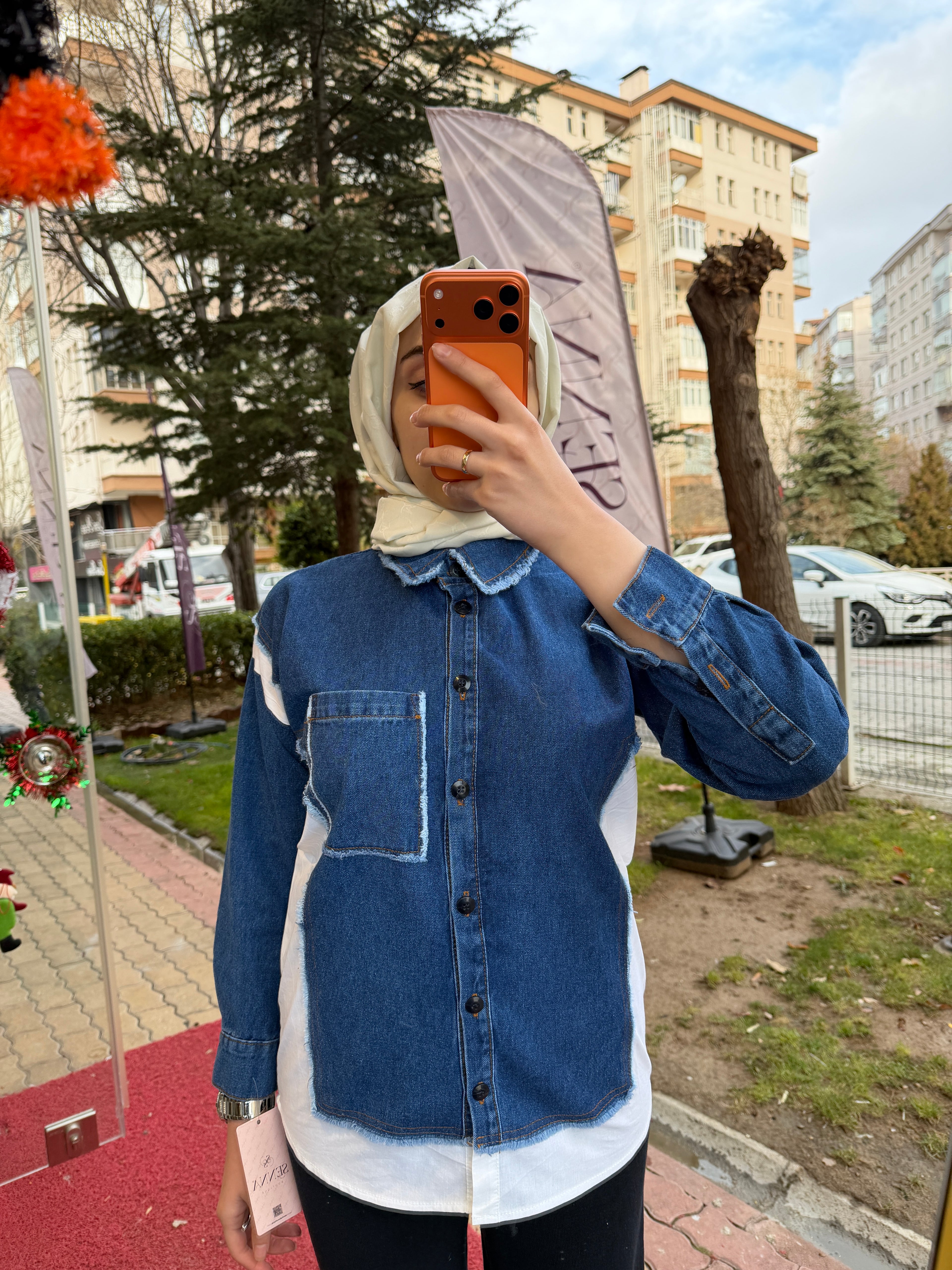 Beyaz Detaylı Denim Gömlek